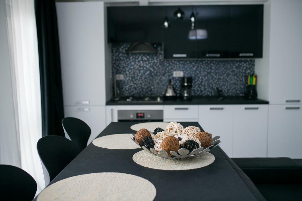 Năvodari Apartel Black & White מראה חיצוני תמונה