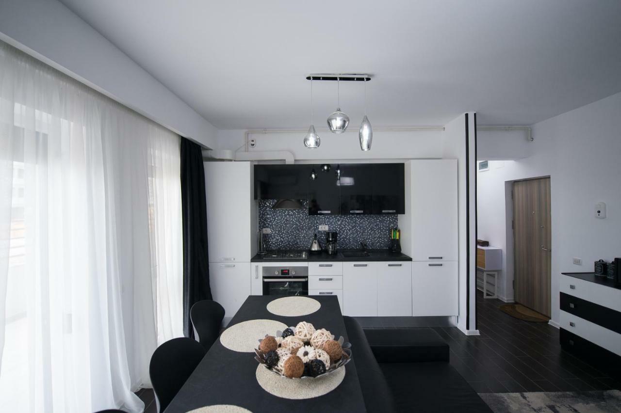 Năvodari Apartel Black & White מראה חיצוני תמונה