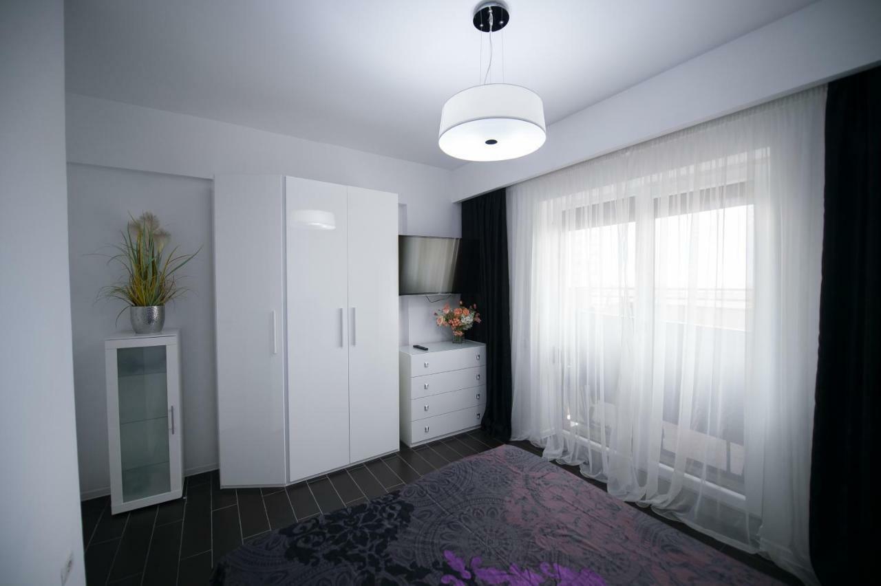 Năvodari Apartel Black & White מראה חיצוני תמונה