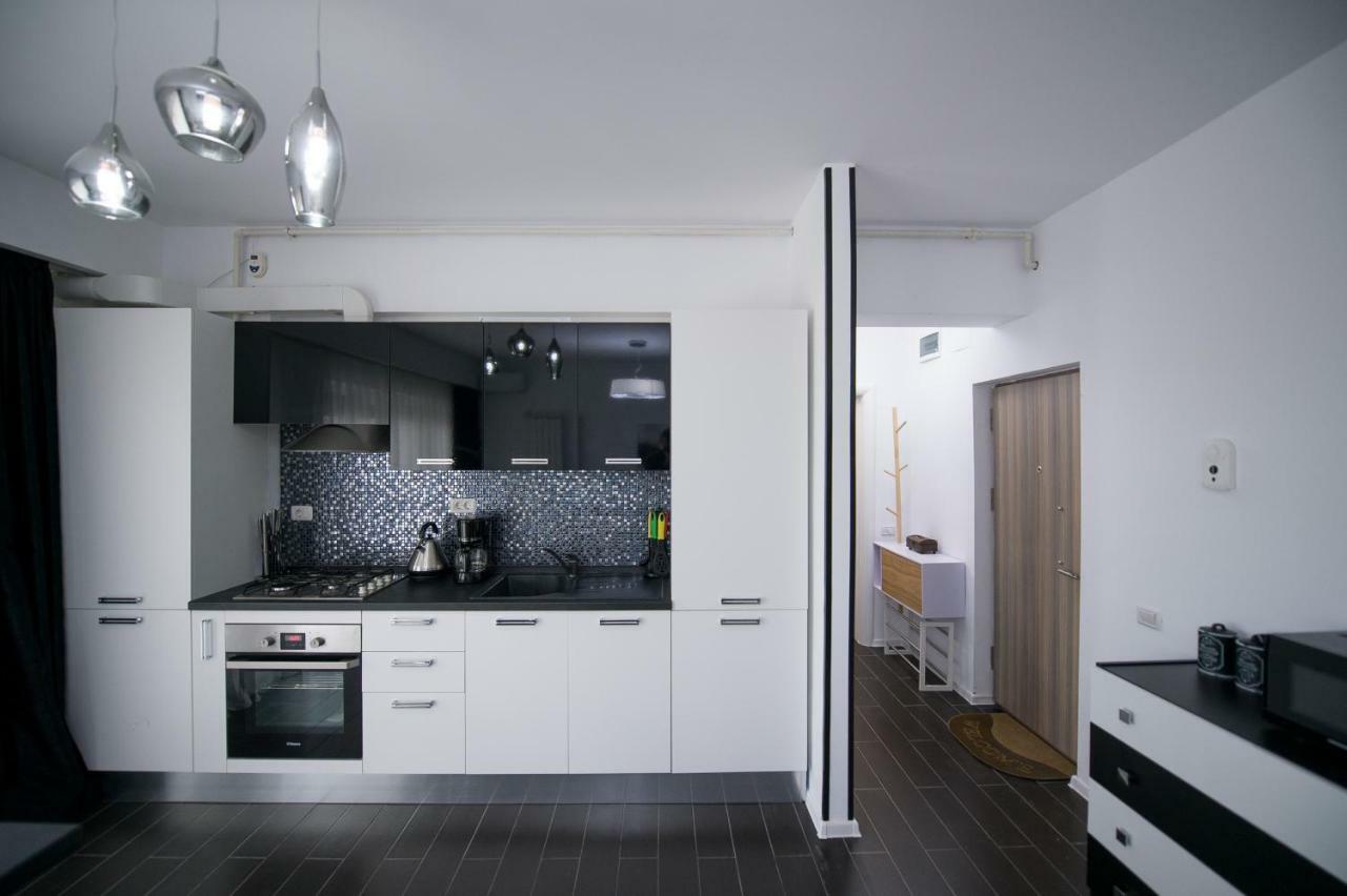 Năvodari Apartel Black & White מראה חיצוני תמונה
